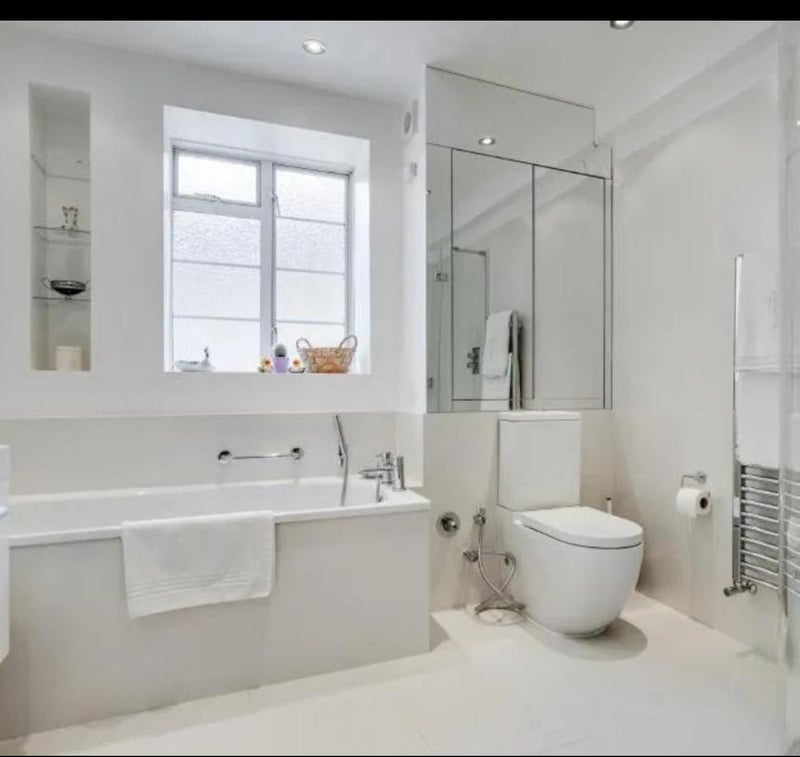 Room Charter Way in Greater London
