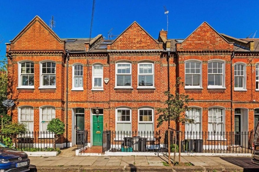 Flat Oakbury Road in Greater London