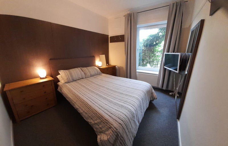 Flat Ashcroft Drive in Glasgow