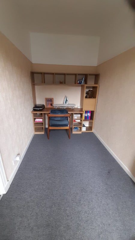 Flat Ashcroft Drive in Glasgow