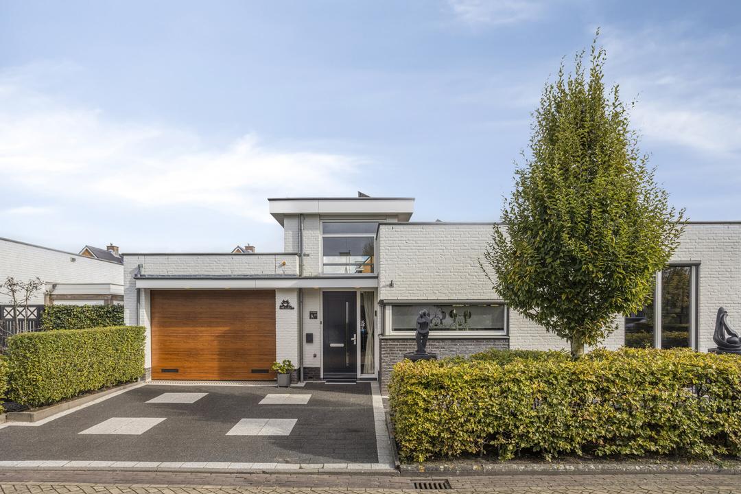 Huis Ravenhoflaan 31 in Roosendaal