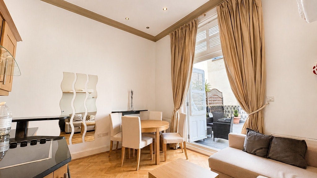 Flat Queen's Gate in Greater London