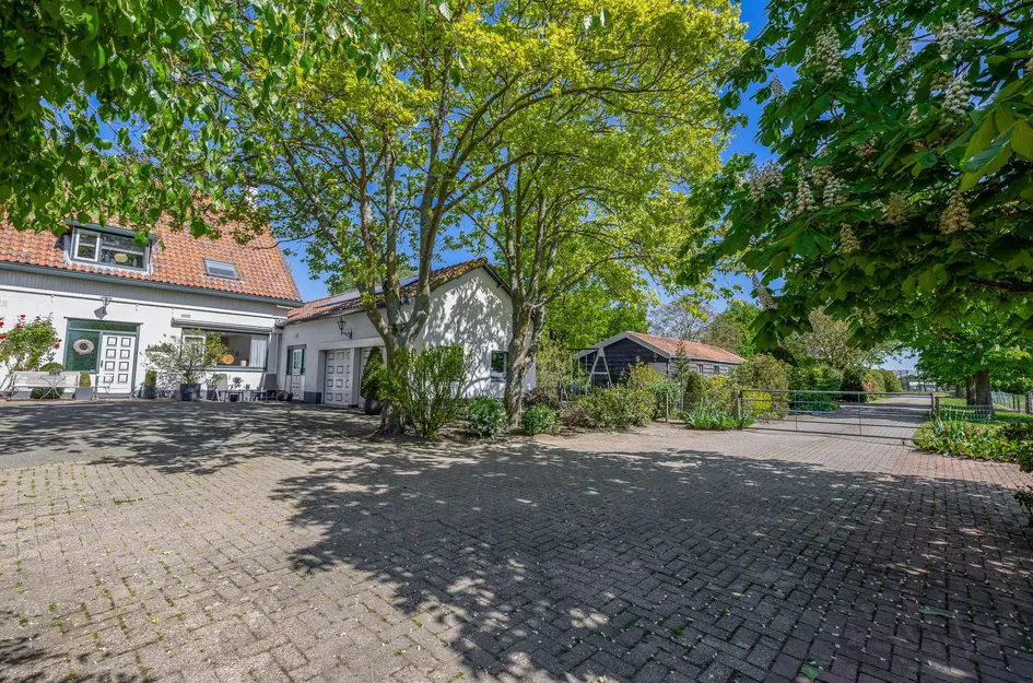 Vrijstaande woning te koop: Stougjesdijk 236, Oud-Beijerland