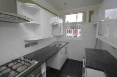 Flat Wimborne Road in Southend-on-Sea