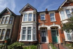 Flat Wimborne Road in Southend-on-Sea