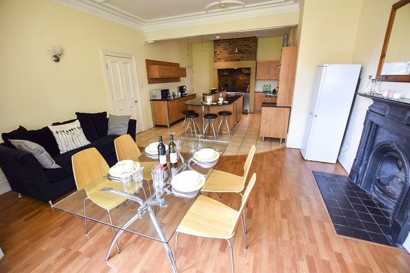 Room Cavendish Place in Newcastle upon Tyne