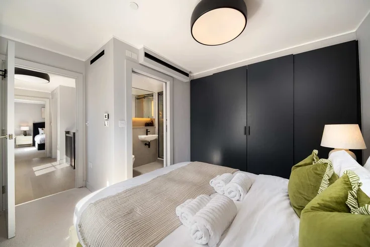 Flat Clenston Mews in City of Westminster