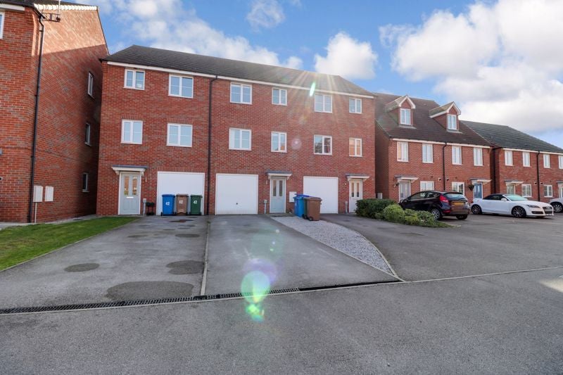 House Kingscroft Drive in Welton