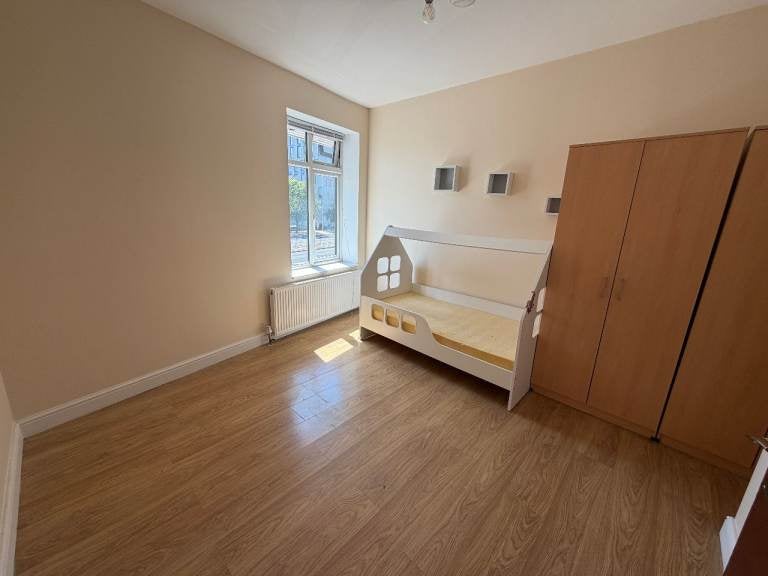 Flat Great West Road in Greater London