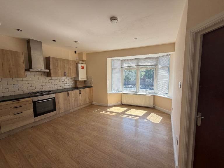 Flat Great West Road in Greater London