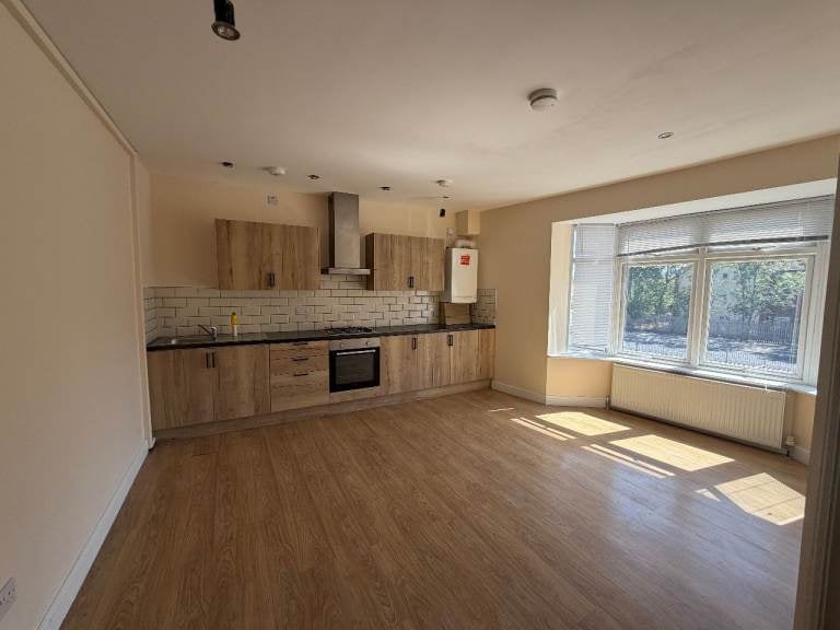 Flat Great West Road in Greater London