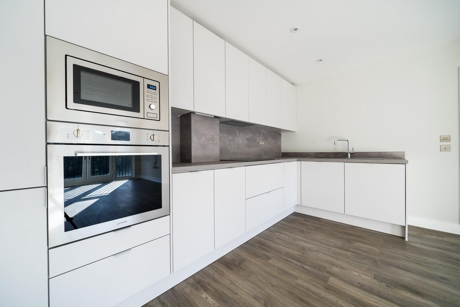 Flat Castleridge Drive in Dartford