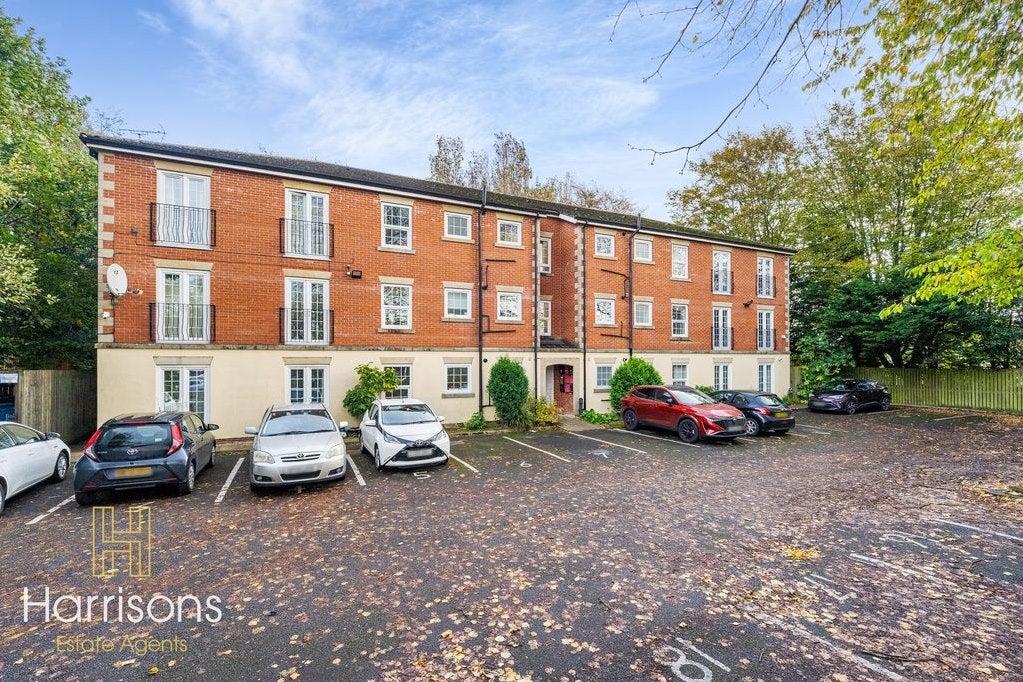 Flat Hollins Street in Farnworth