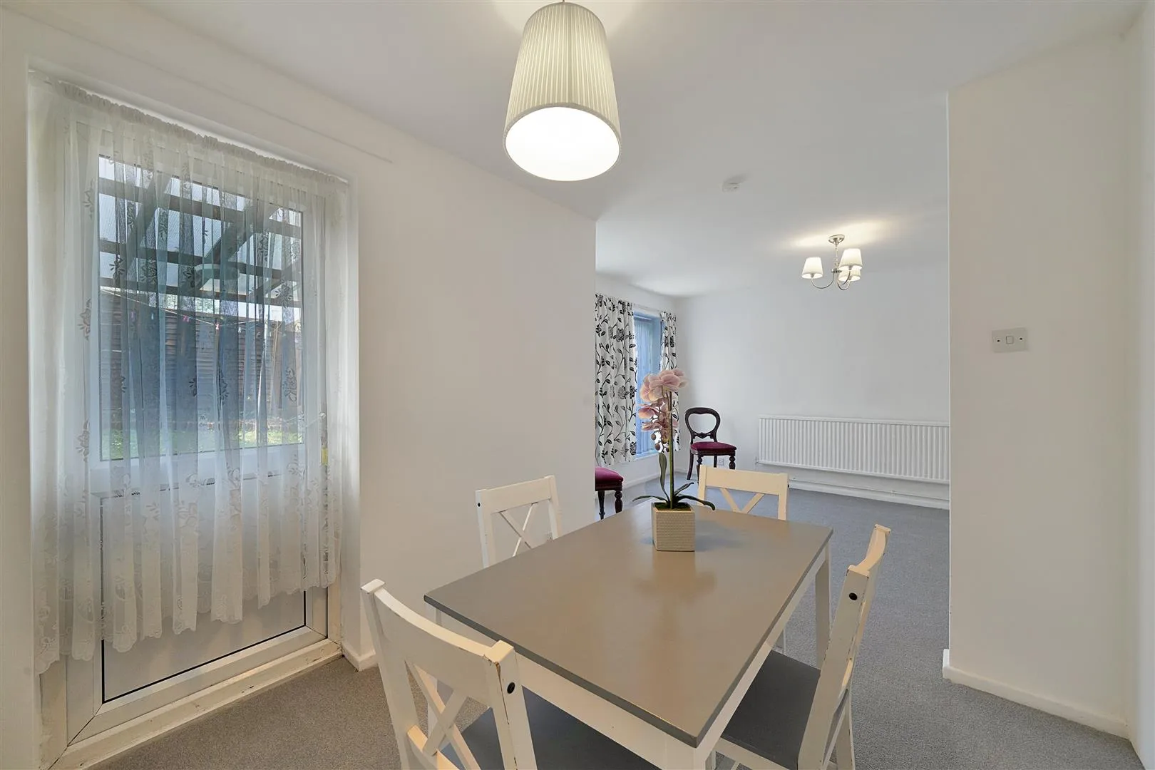 House Rowan Close in Greater London