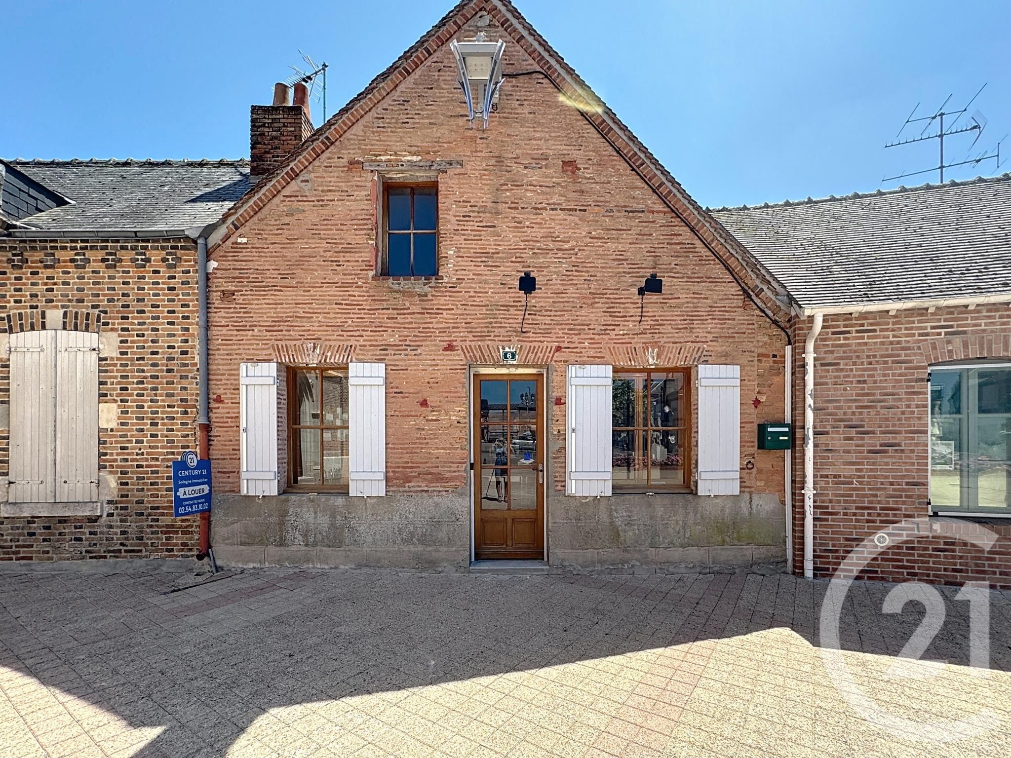 Appartement Avenue de la Mairie à Nouan-le-Fuzelier