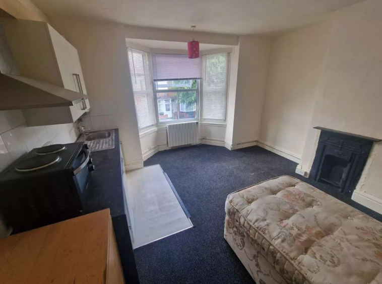 Room Winchester Avenue in Leicester