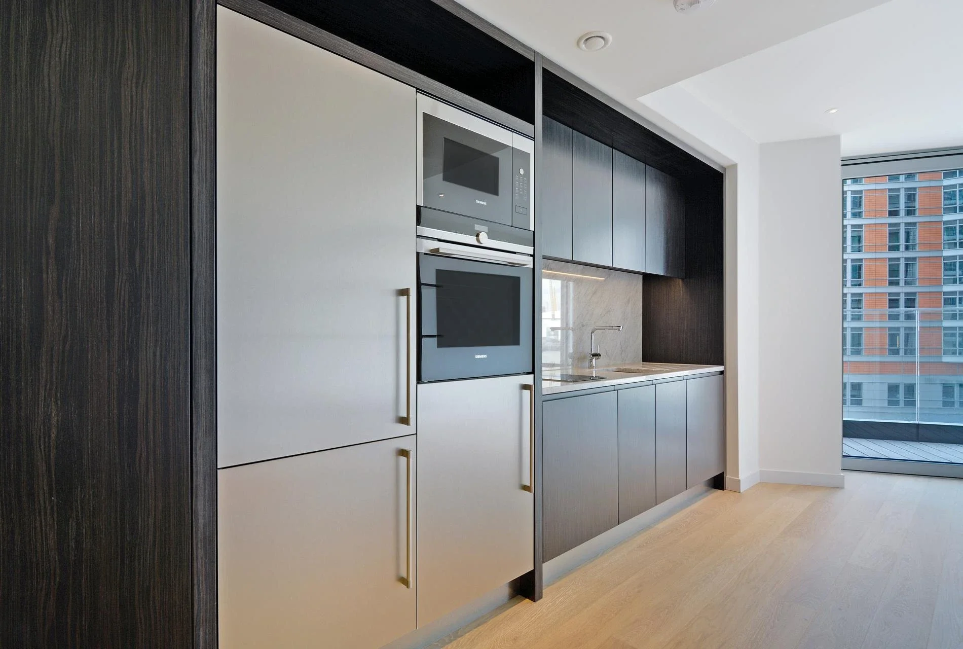 Flat Burdett Road in Greater London
