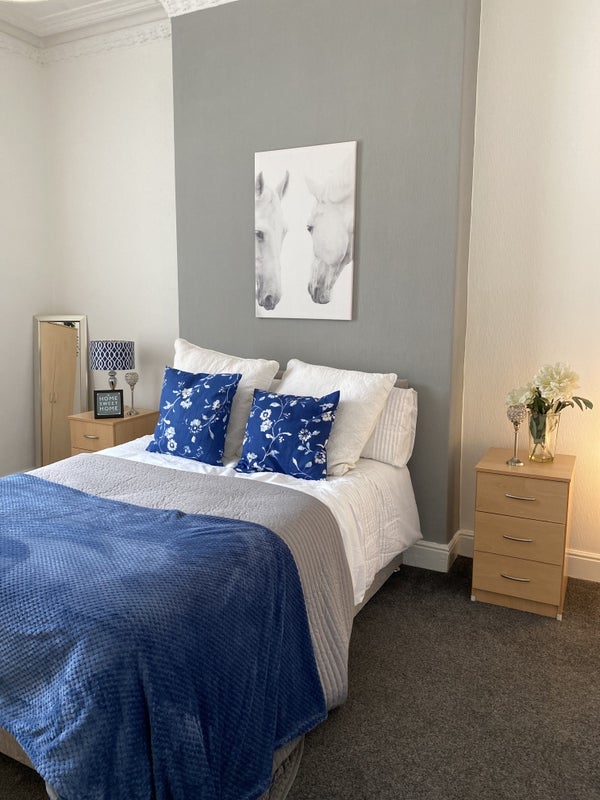 Room Argyle Square in Sunderland