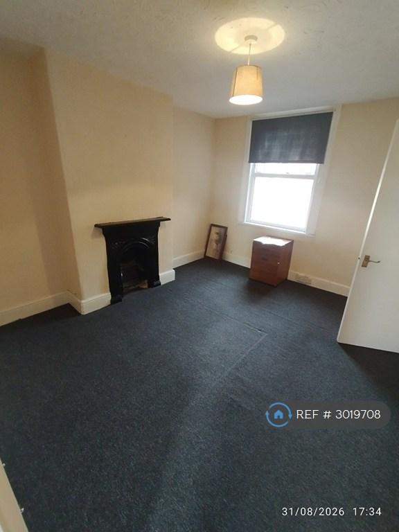 Flat Hendford Hill in Yeovil
