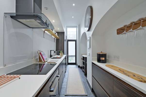 Flat Royal York Crescent in Bristol