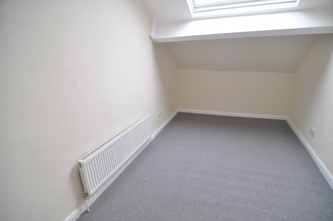 Flat King Street in Hoyland