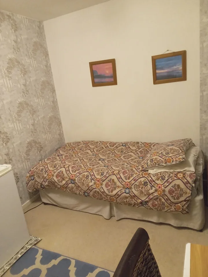 Room Haygreen Close in Greater London