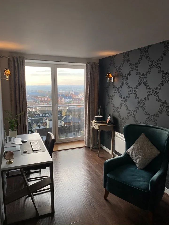 Flat New Road in Brentwood