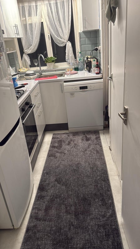 Room Worth Road in Crawley