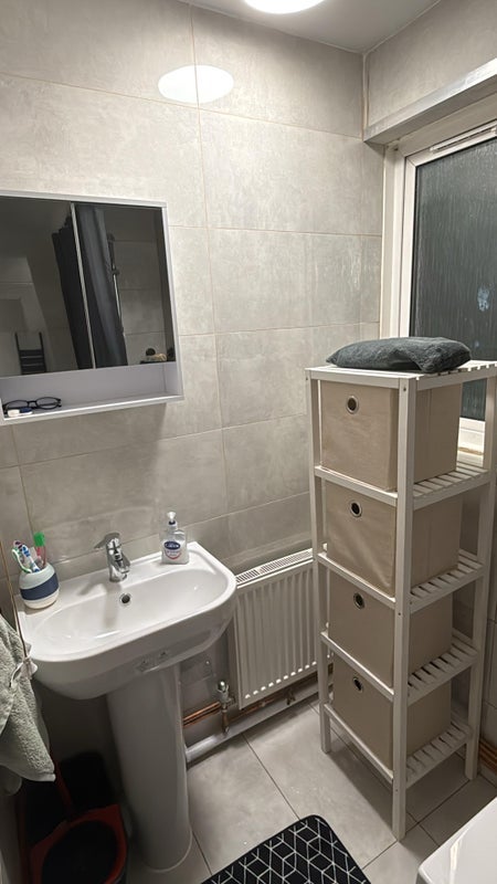 Room Worth Road in Crawley