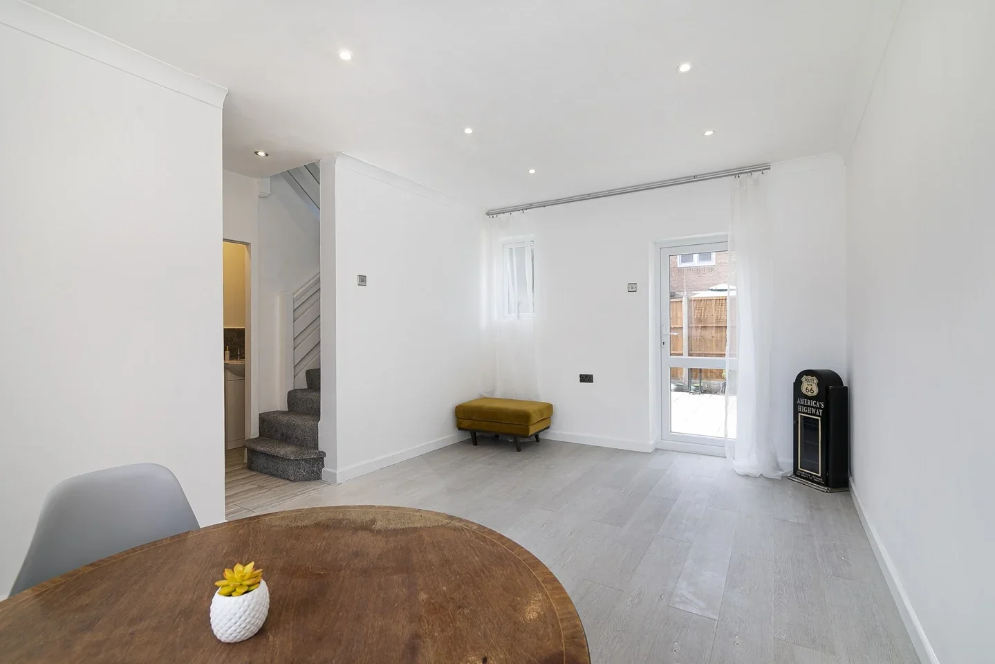 House Linton Gardens in Greater London
