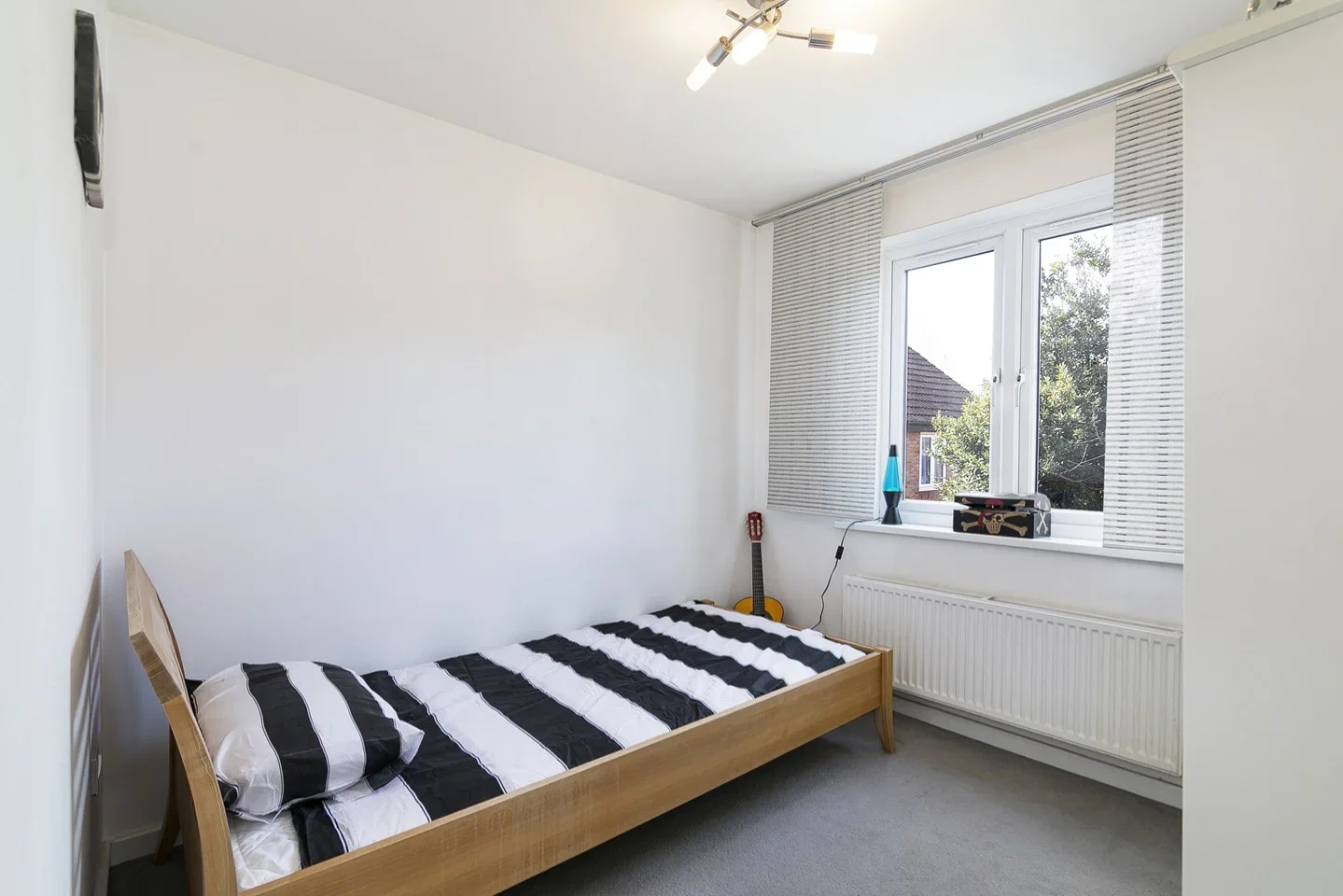 House Linton Gardens in Greater London