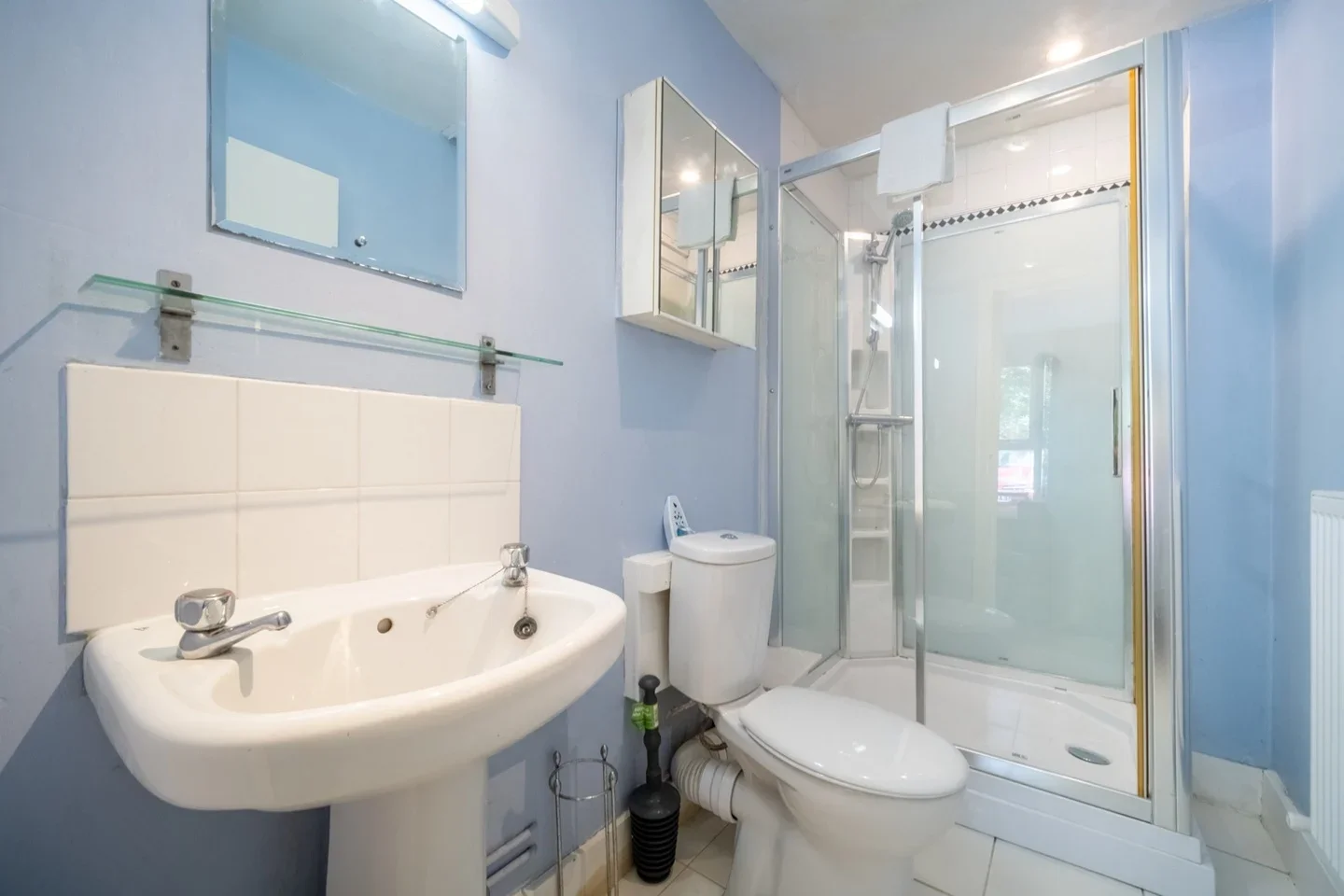 Flat Clapham Road in Greater London