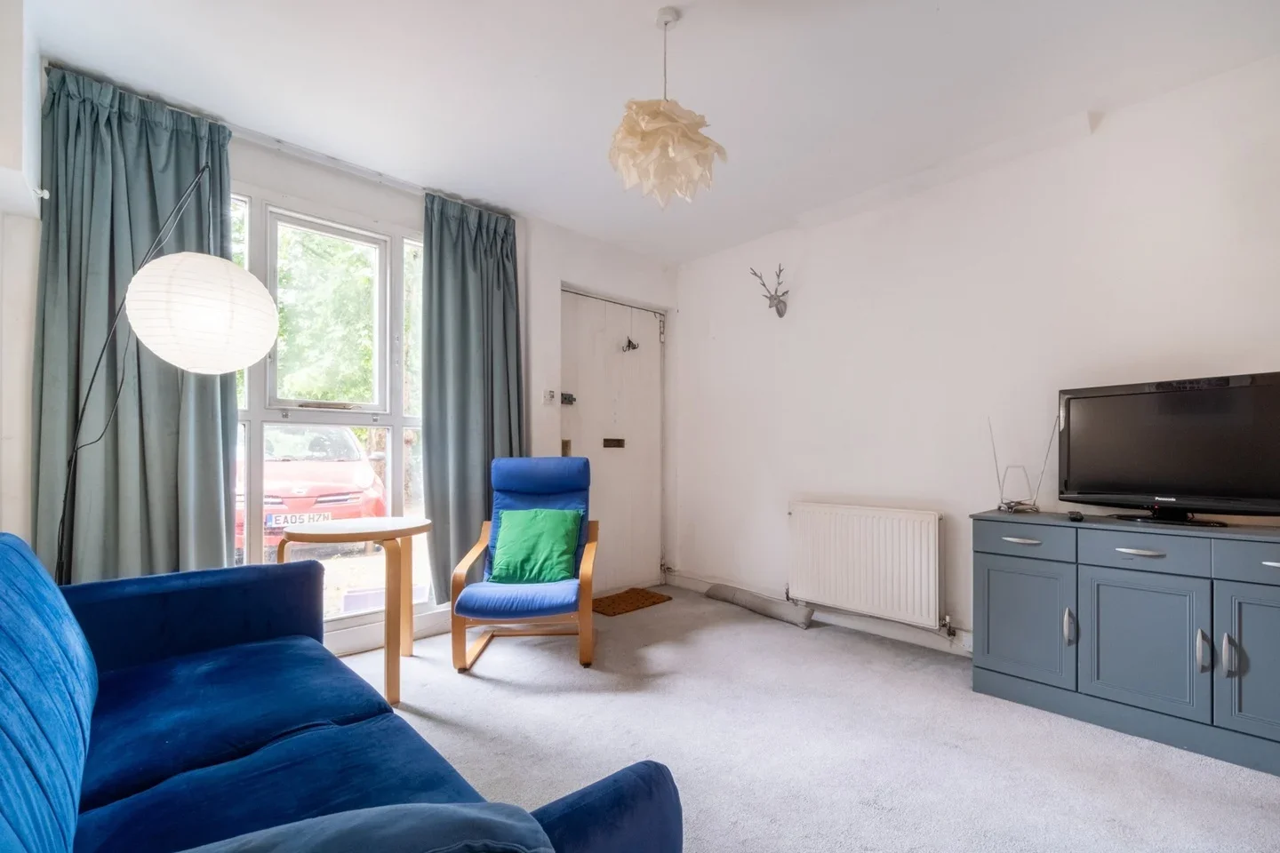 Flat Clapham Road in Greater London