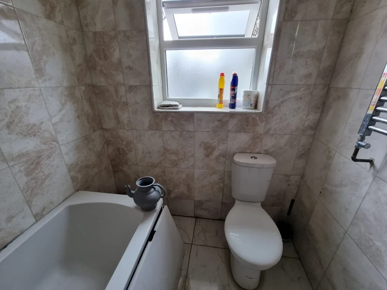 Room Ley Street in Greater London