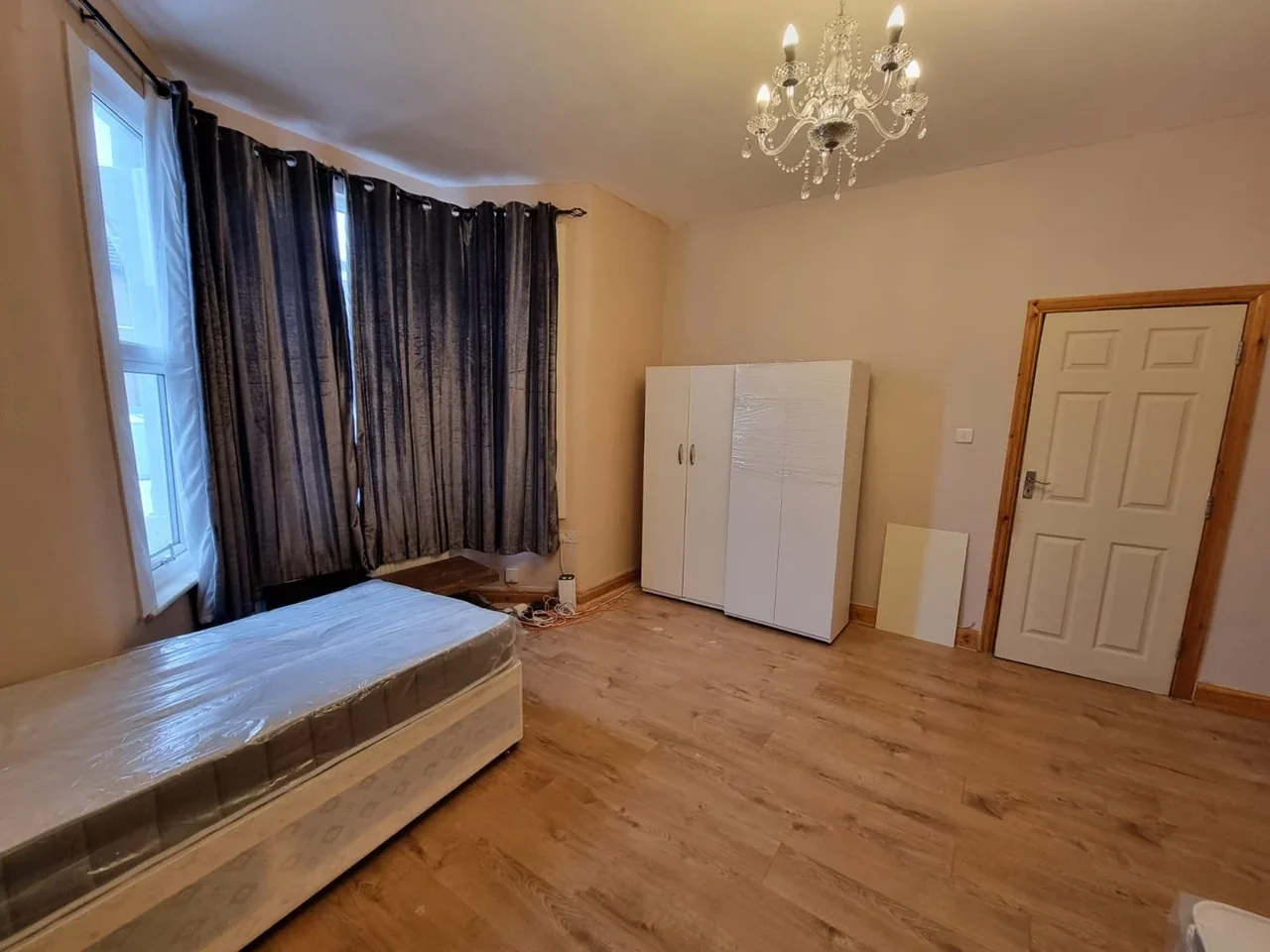 Room Ley Street in Greater London