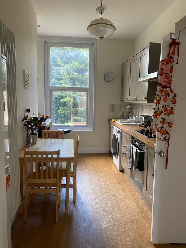 Flat Graham Road in Greater London