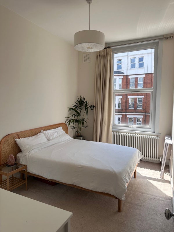 Flat Graham Road in Greater London