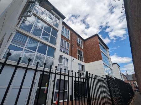 Flat Newland Street in Kettering