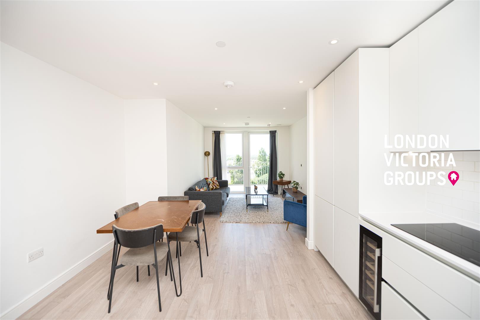 Flat Beresford Avenue in Greater London