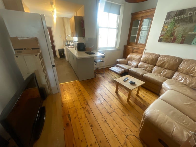 Room Oxnam Crescent in Newcastle upon Tyne