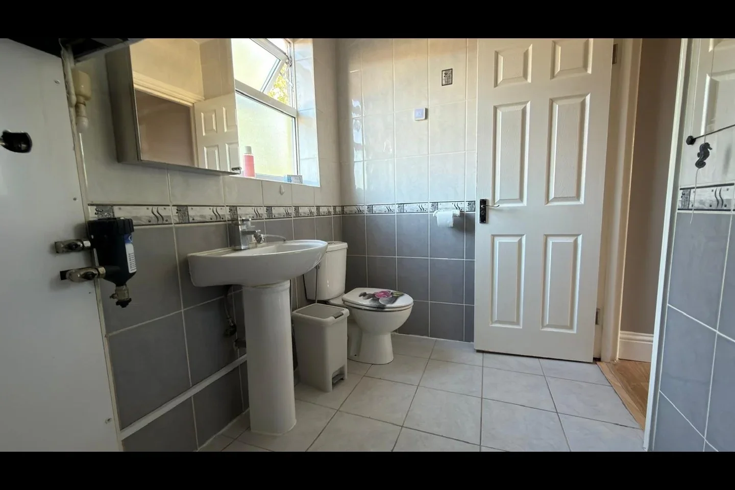 Flat Fernlea Road in Greater London