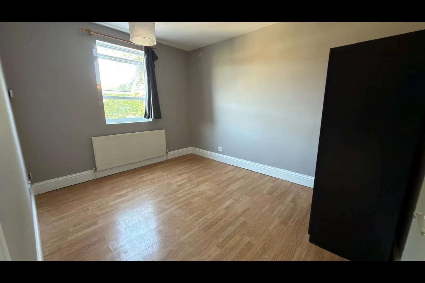 Flat Fernlea Road in Greater London