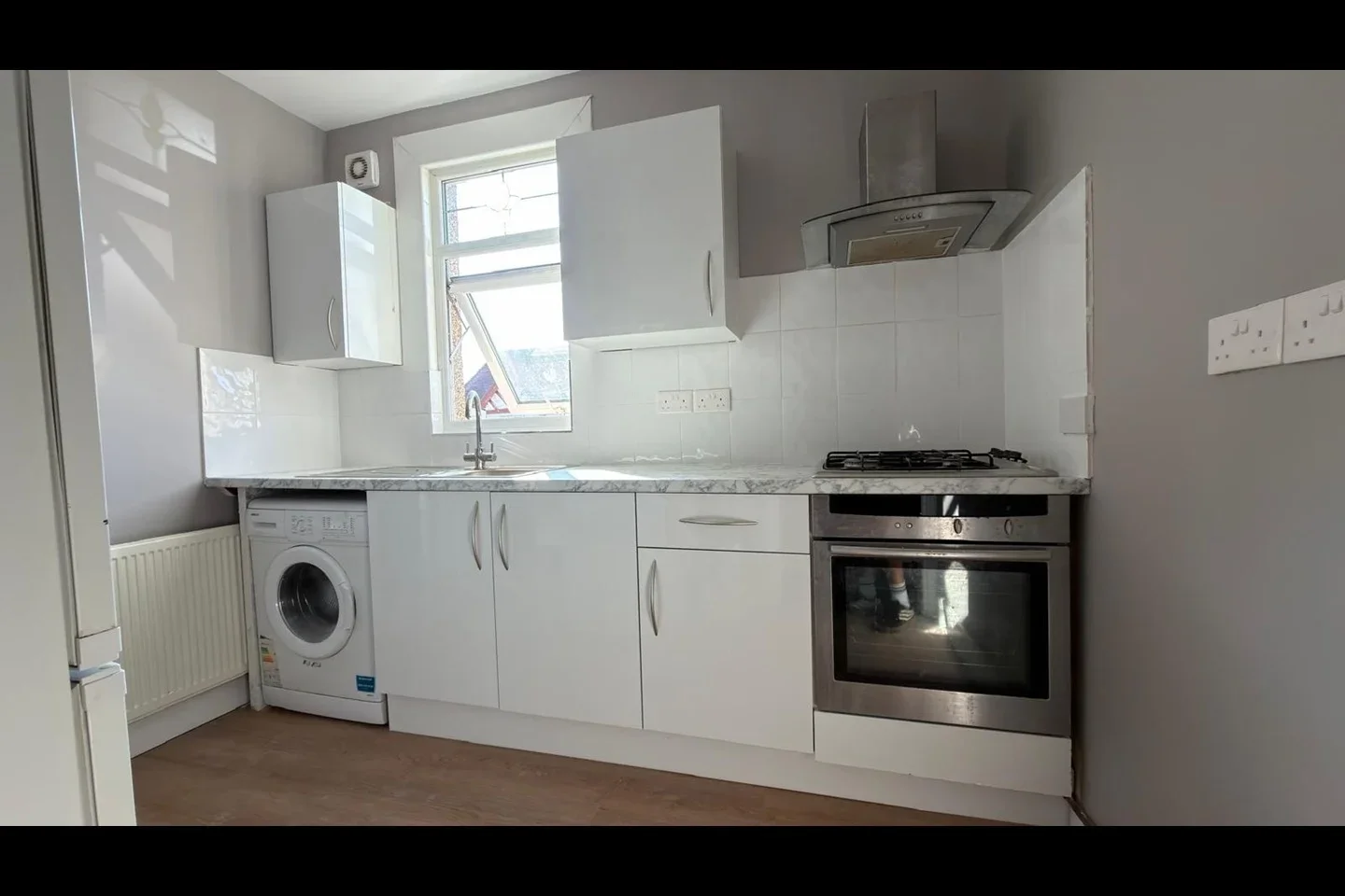 Flat Fernlea Road in Greater London
