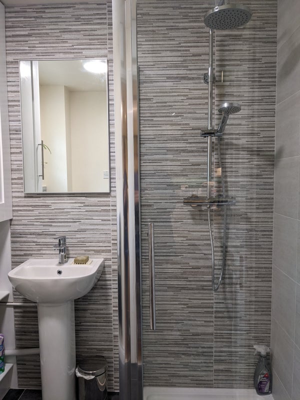 Room Turner Close in Warwick