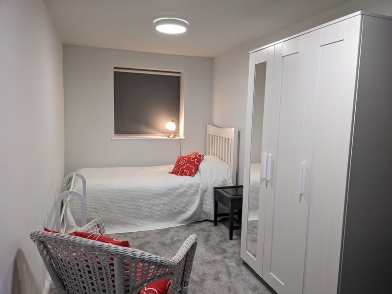 Room Turner Close in Warwick