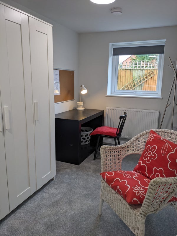 Room Turner Close in Warwick