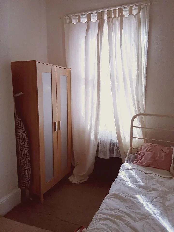 Room Quill Street in Greater London