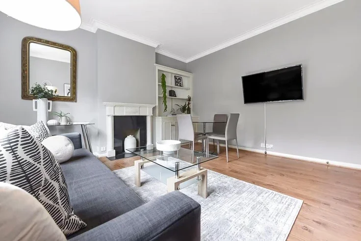 Flat Reeves Mews in City of Westminster