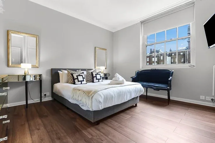 Flat Reeves Mews in City of Westminster