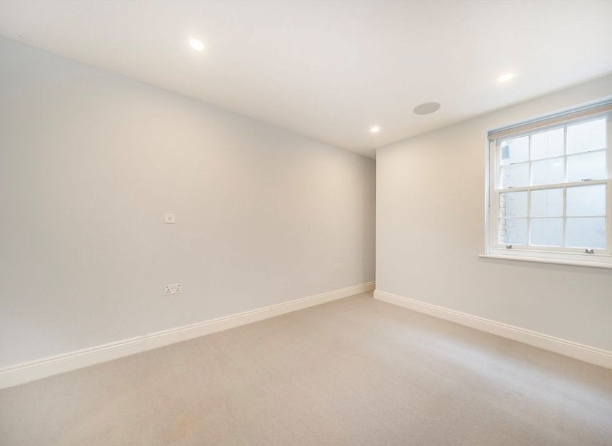 Flat Sefton Street in Greater London